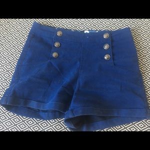 Highwaisted shorts